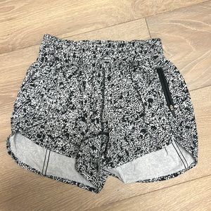 Hotty hot size 4 lululemon shorts
